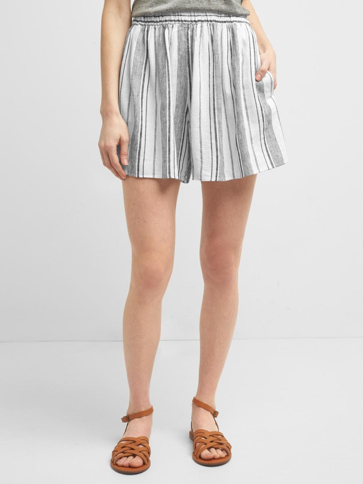 Stripe linen drapey shorts-717394001