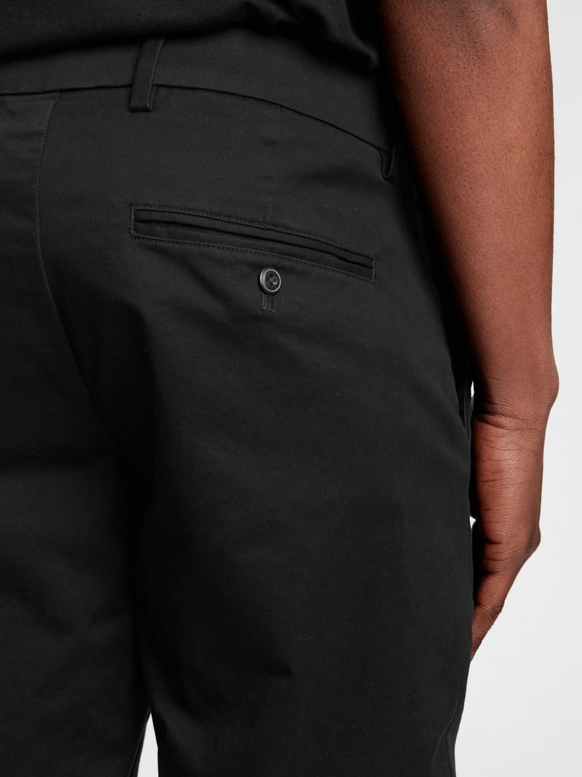 Μαύρο Modern Khakis Σε Γραμμή Slim Fit με GapFlex-440943002