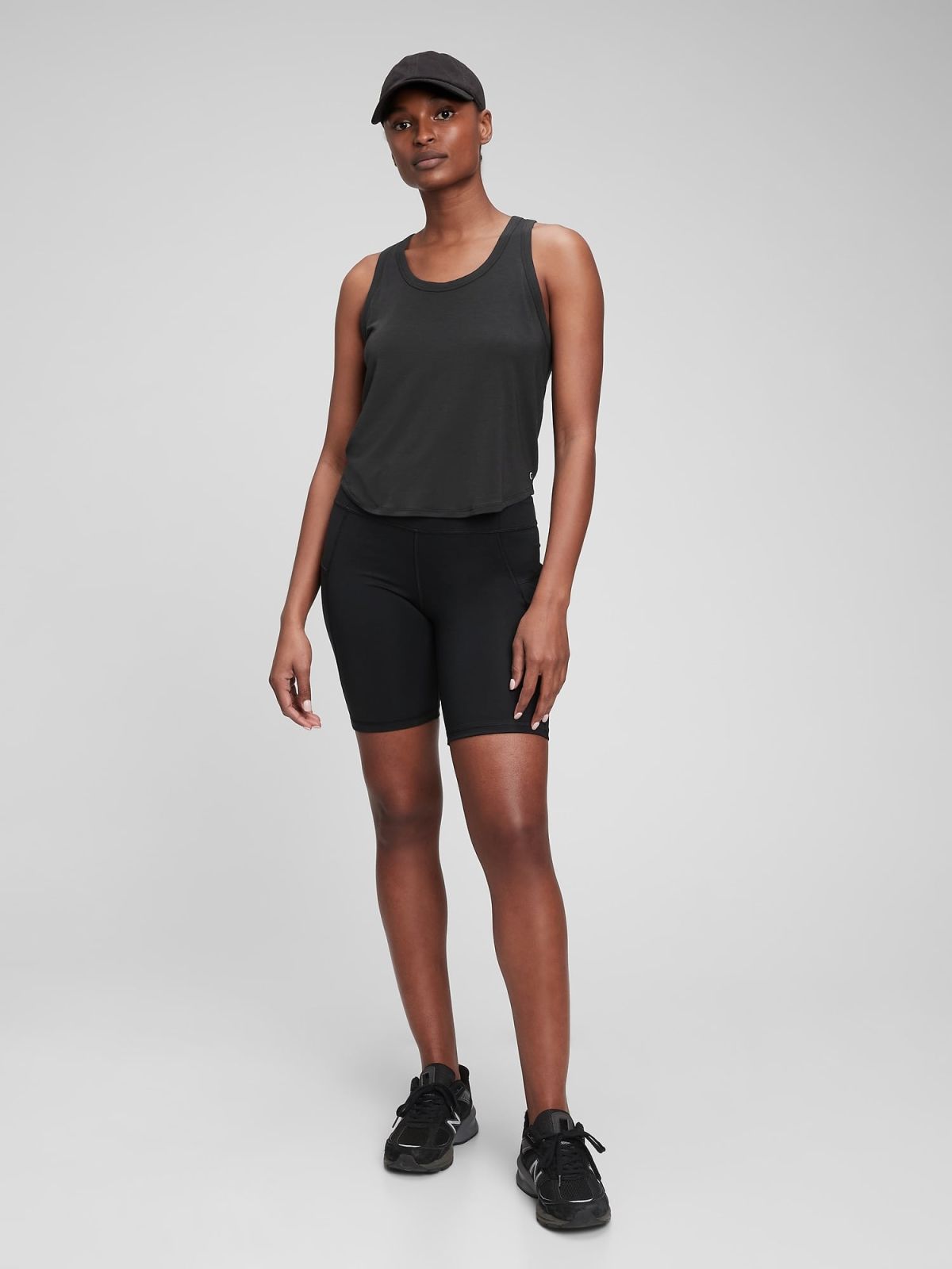 Μαύρη GapFit Breathe Racerback Tank Μπλούζα-803871006