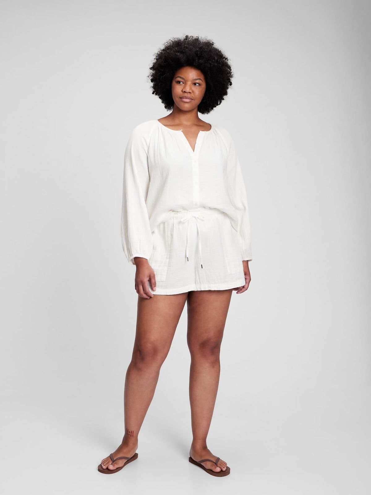 Άσπρη Crinkle Gauze Boatneck Button-Front Μπλούζα-856907001