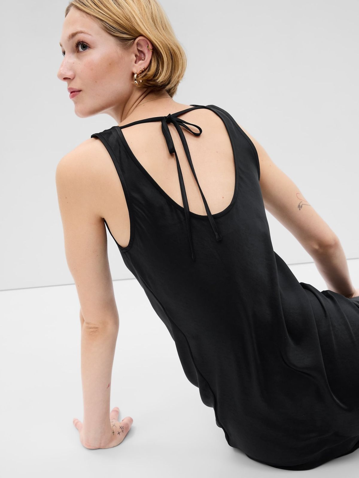 Μαύρο Σατέν Midi Αμάνικο Φόρεμα-488664000