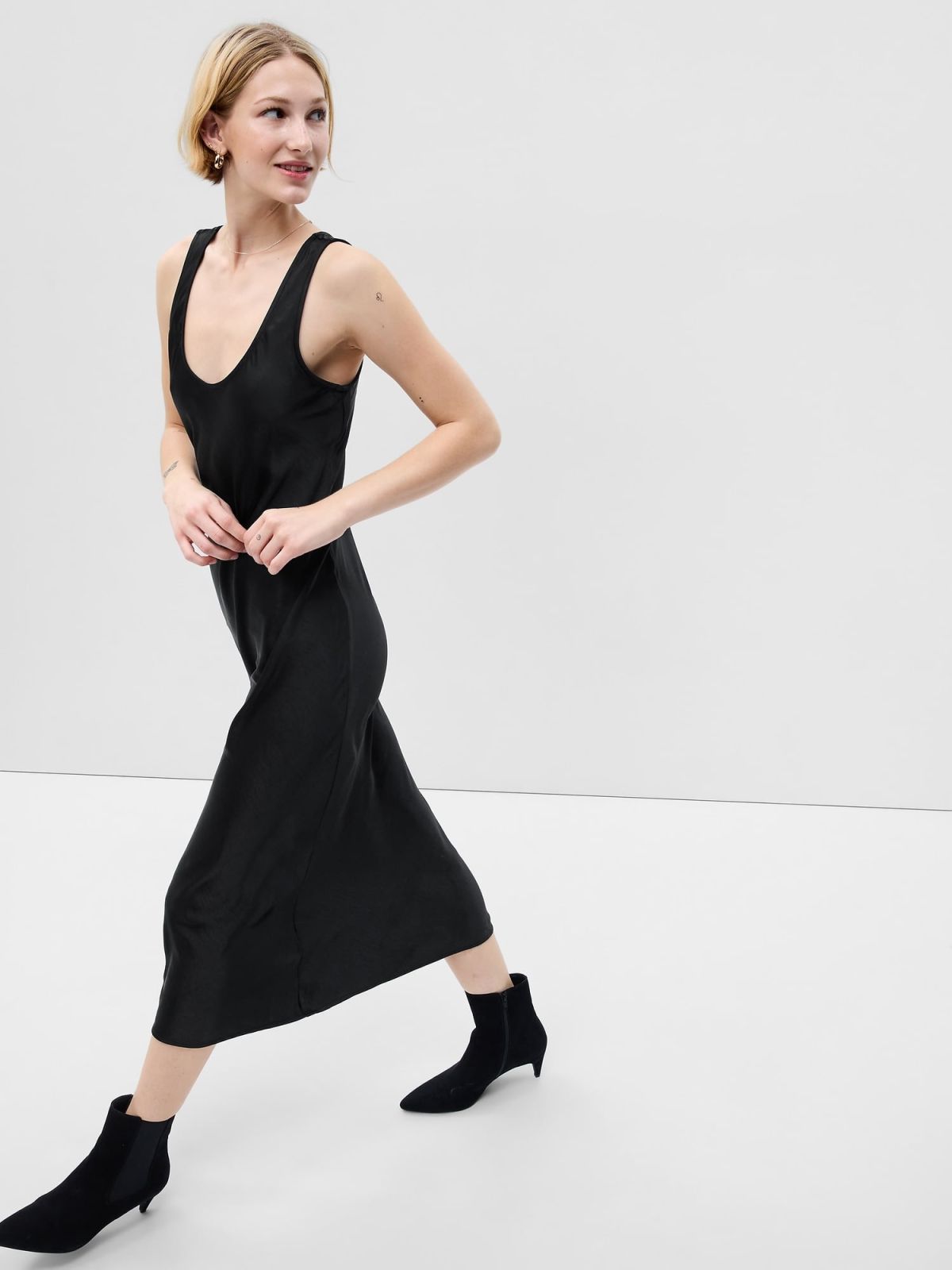 Μαύρο Σατέν Midi Αμάνικο Φόρεμα-488664000