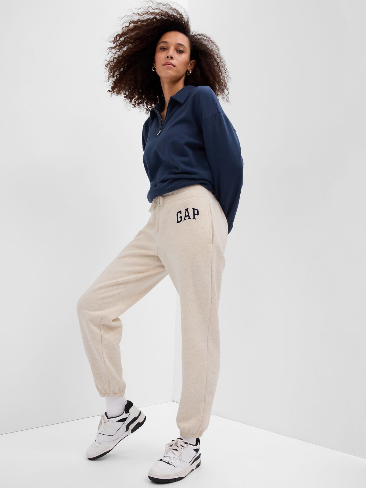 Μπεζ Gap Logo Fleece Jogger Παντελόνι Φόρμα-463492012