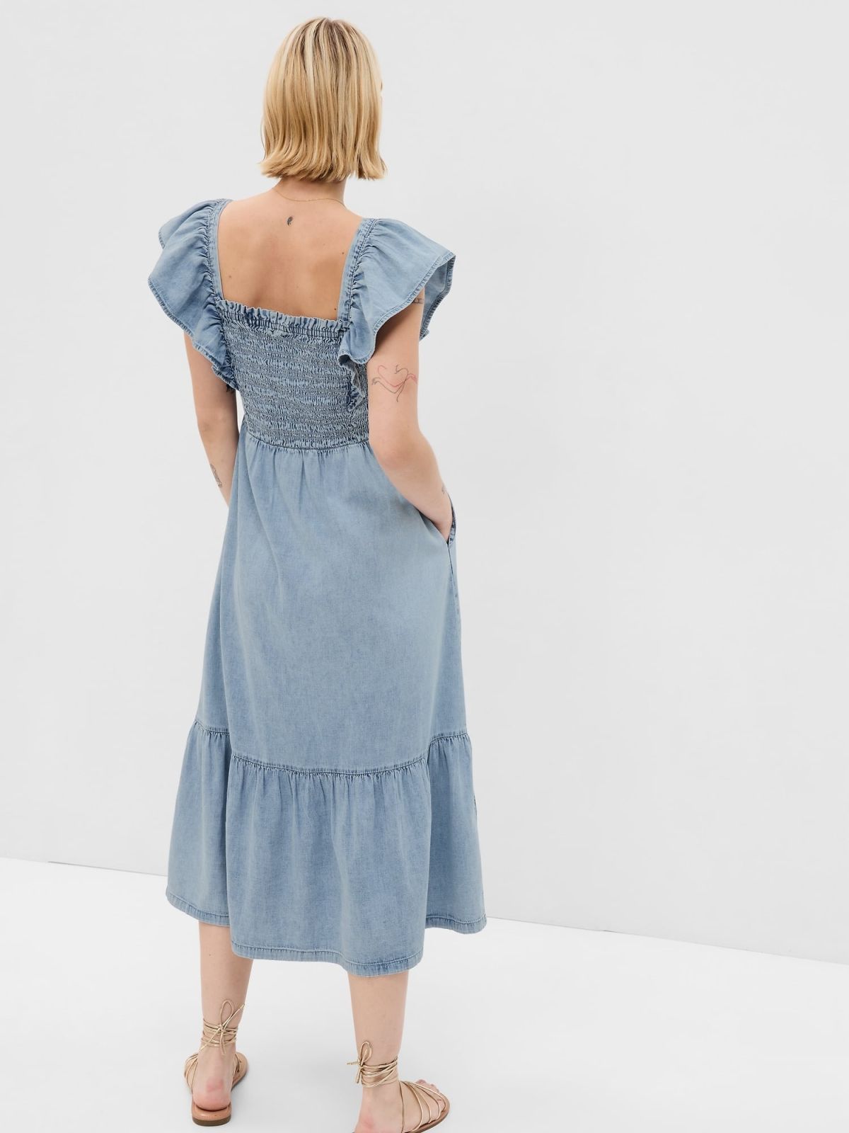 Μπλε Smocked Flutter Sleeve Denim Midi Φόρεμα με Washwell-570194000