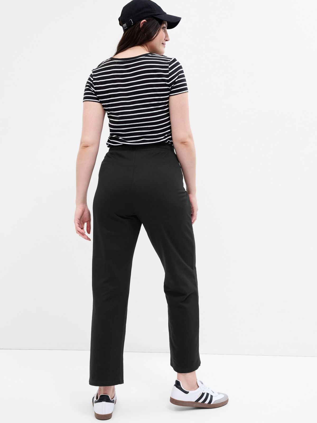 Gap Logo Straight Leg Sweatpants-789888003