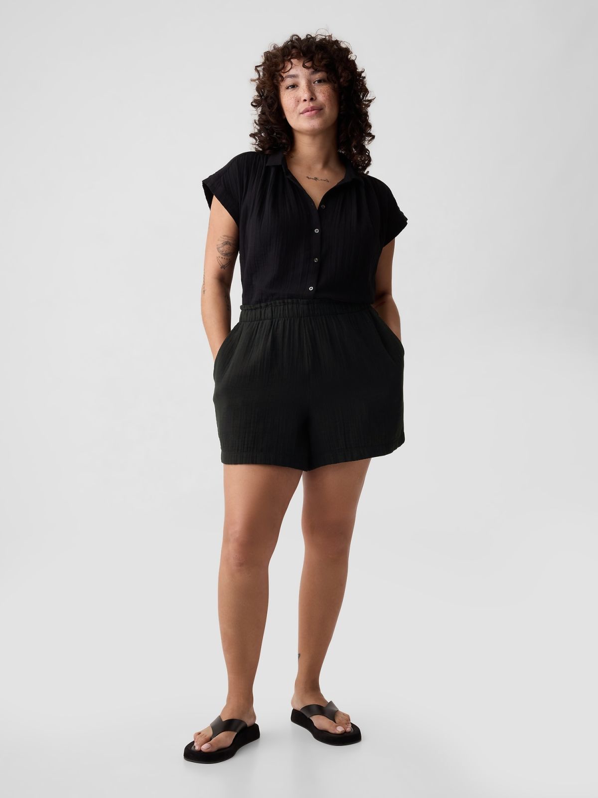 Μαύρο Crinkle Gauze Pull-On Σορτς-882138003