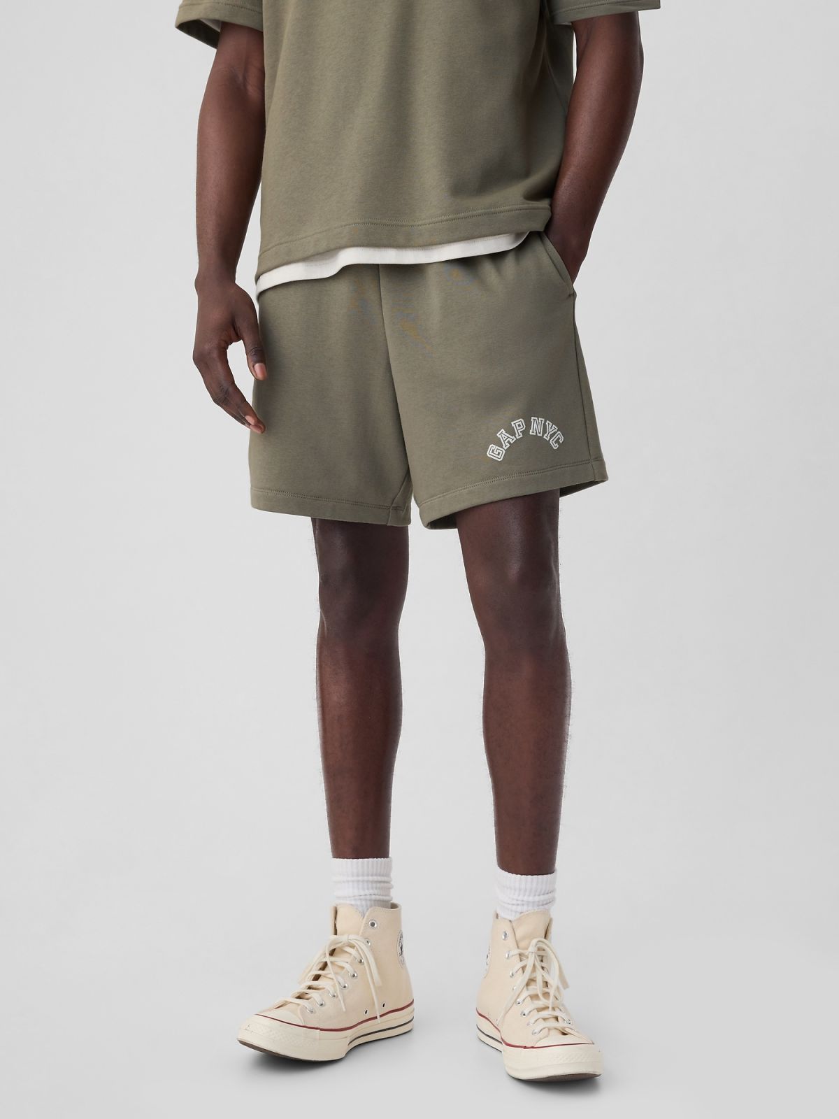 Gap NYC Arch Logo Sweat Shorts-862308002