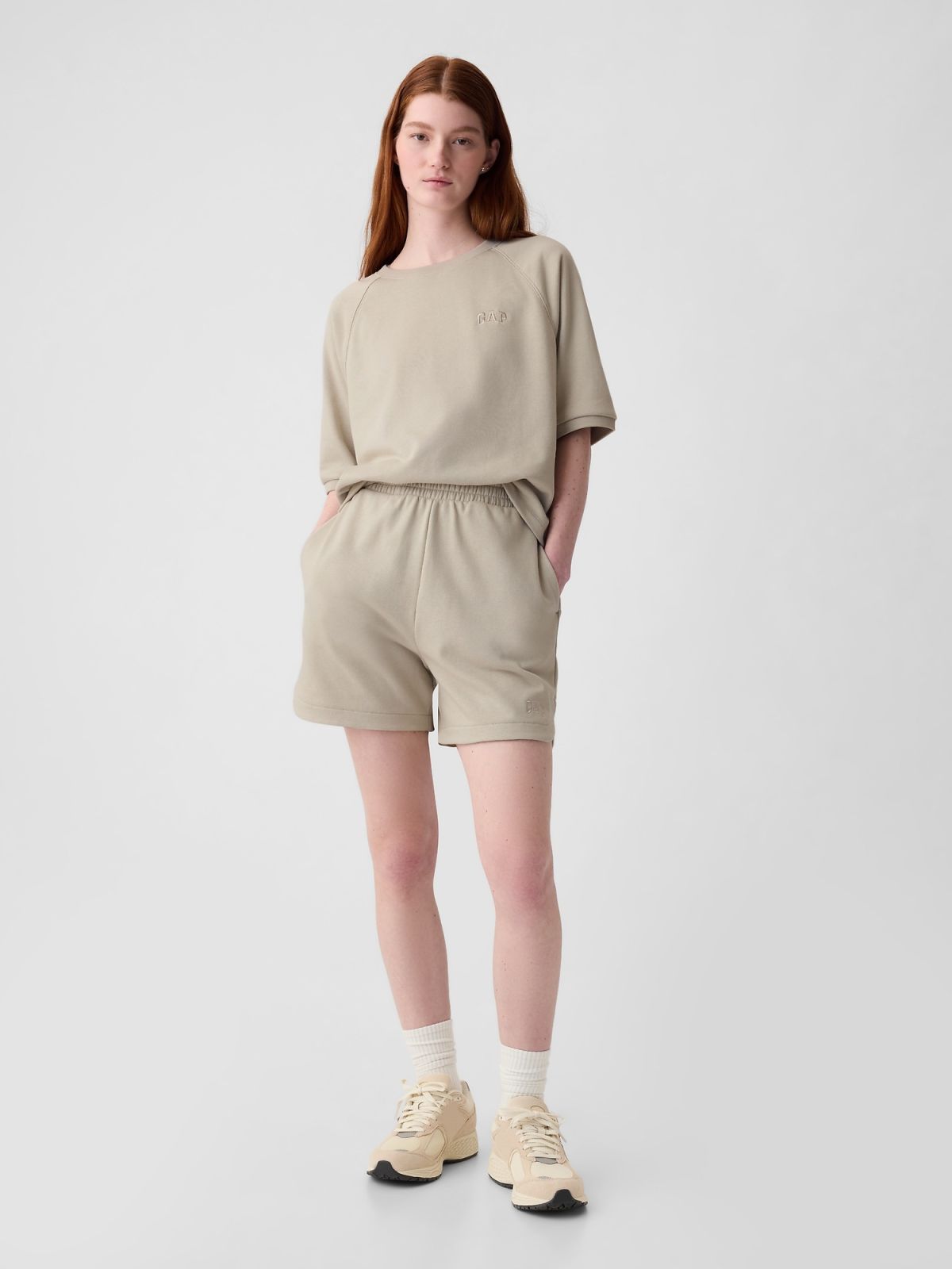 Μπεζ Gap Logo Φούτερ-416419003