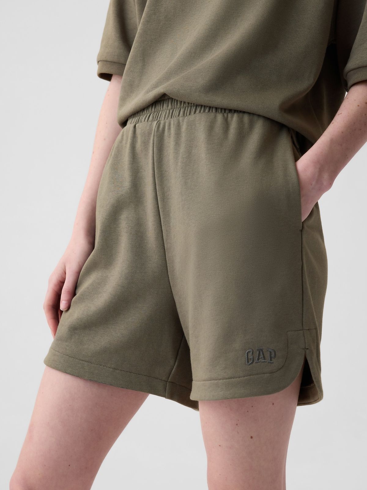 Gap Logo Dolphin Sweat Shorts-416418004