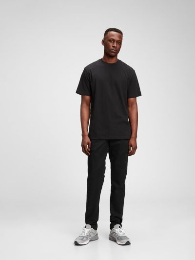 Μαύρο Modern Khakis Σε Γραμμή Slim Fit με GapFlex-440943002